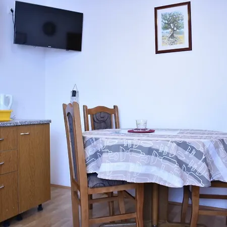 Nin-dodo Apartment *