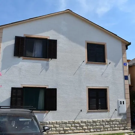 Apartment Nin-dodo *