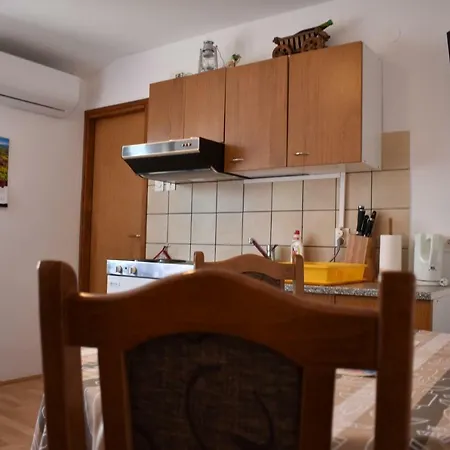 Nin-dodo Apartment